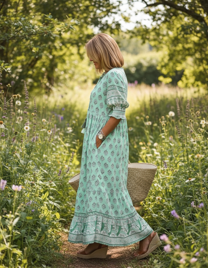 Aurelia | Chic Floral V-Neck Dress